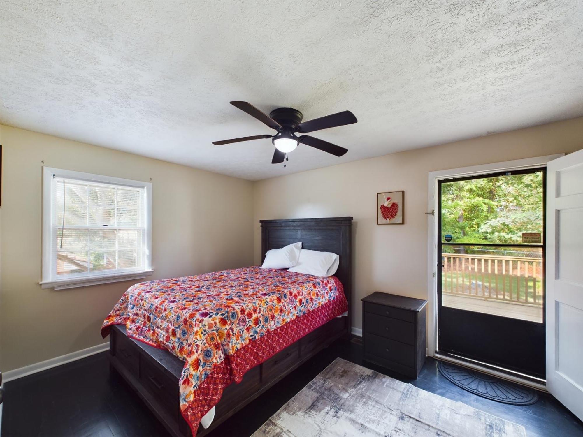 Pine Forest Zen Cottage - 10 Min To Fort Bragg فاييتفيل، كارولاينا الشمالية المظهر الخارجي الصورة